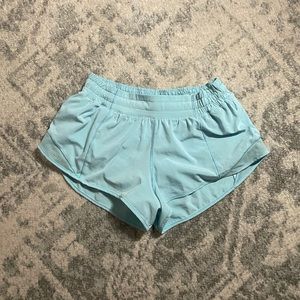 lululemon hotty hot 2.5 shorts